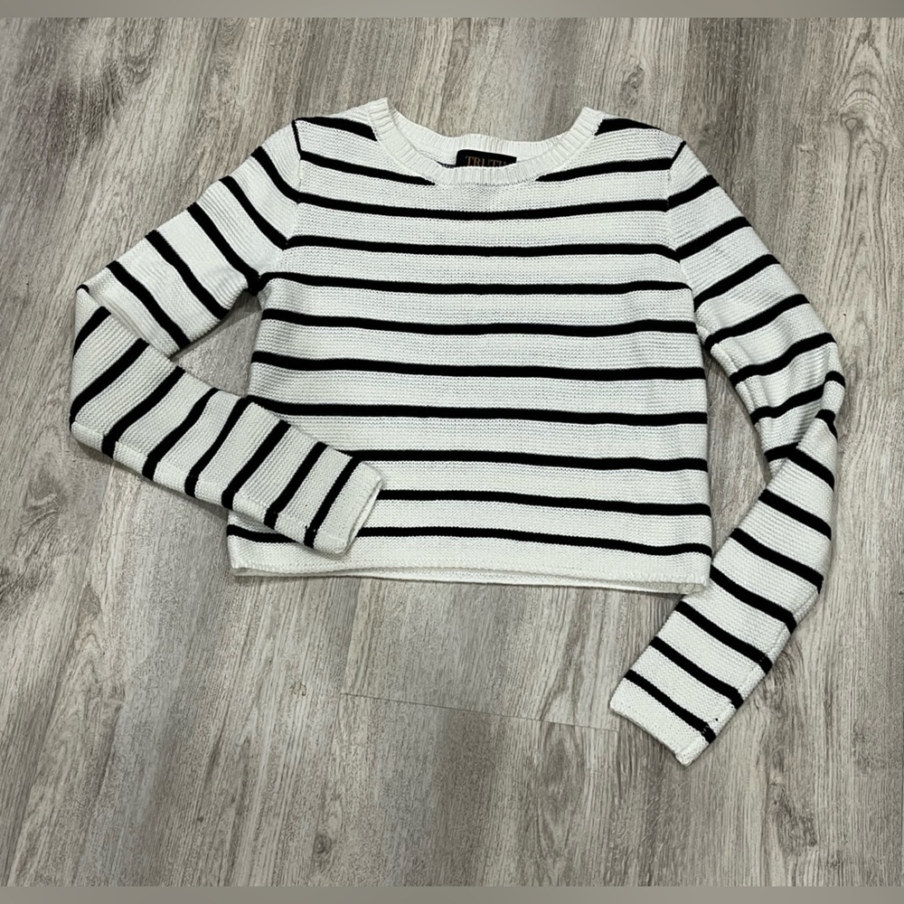 Striped Black and White Cropped Sweater XS TRUTH by Republic